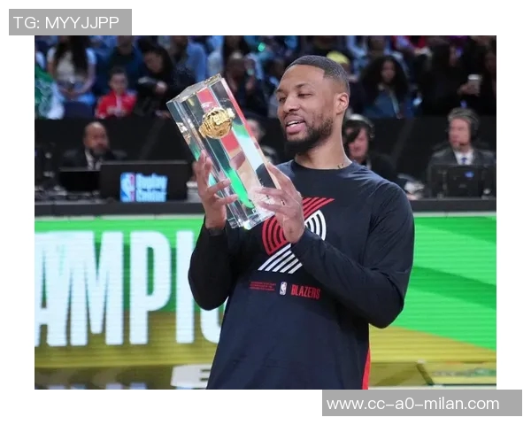 字母哥哥盛赞库里和利拉德称后者三分训练命中率惊人