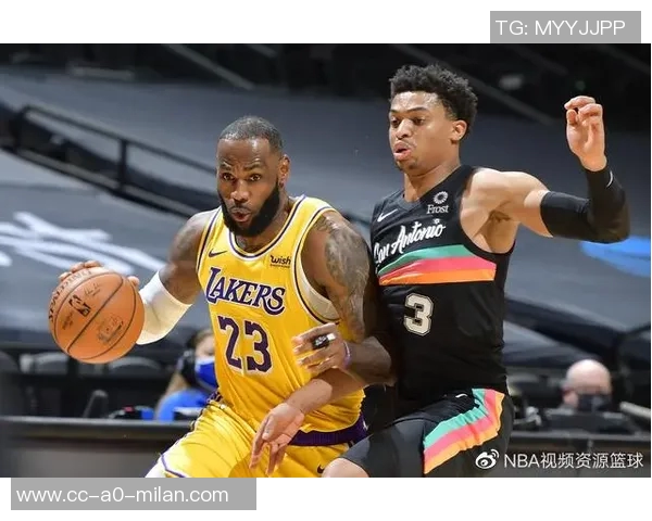 湖人自媒体调侃快船战绩糟糕笑声不断引发球迷热议